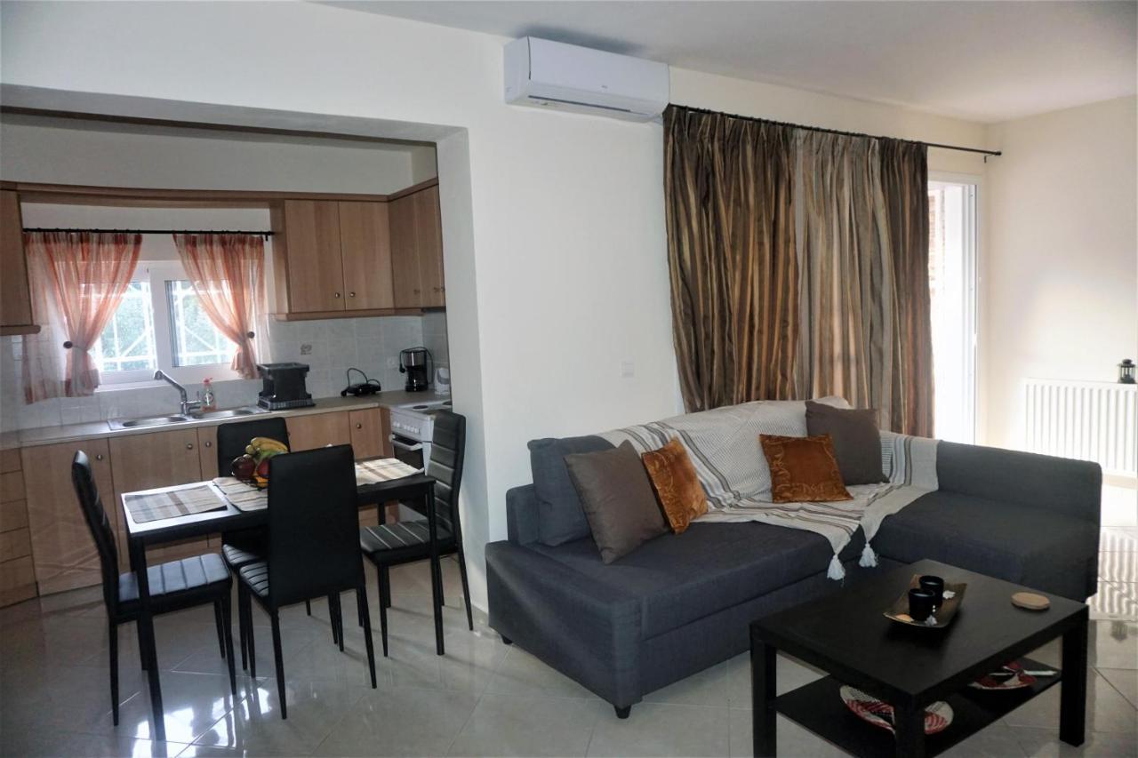Lasithiotakis Apartments Poros  Eksteriør bilde